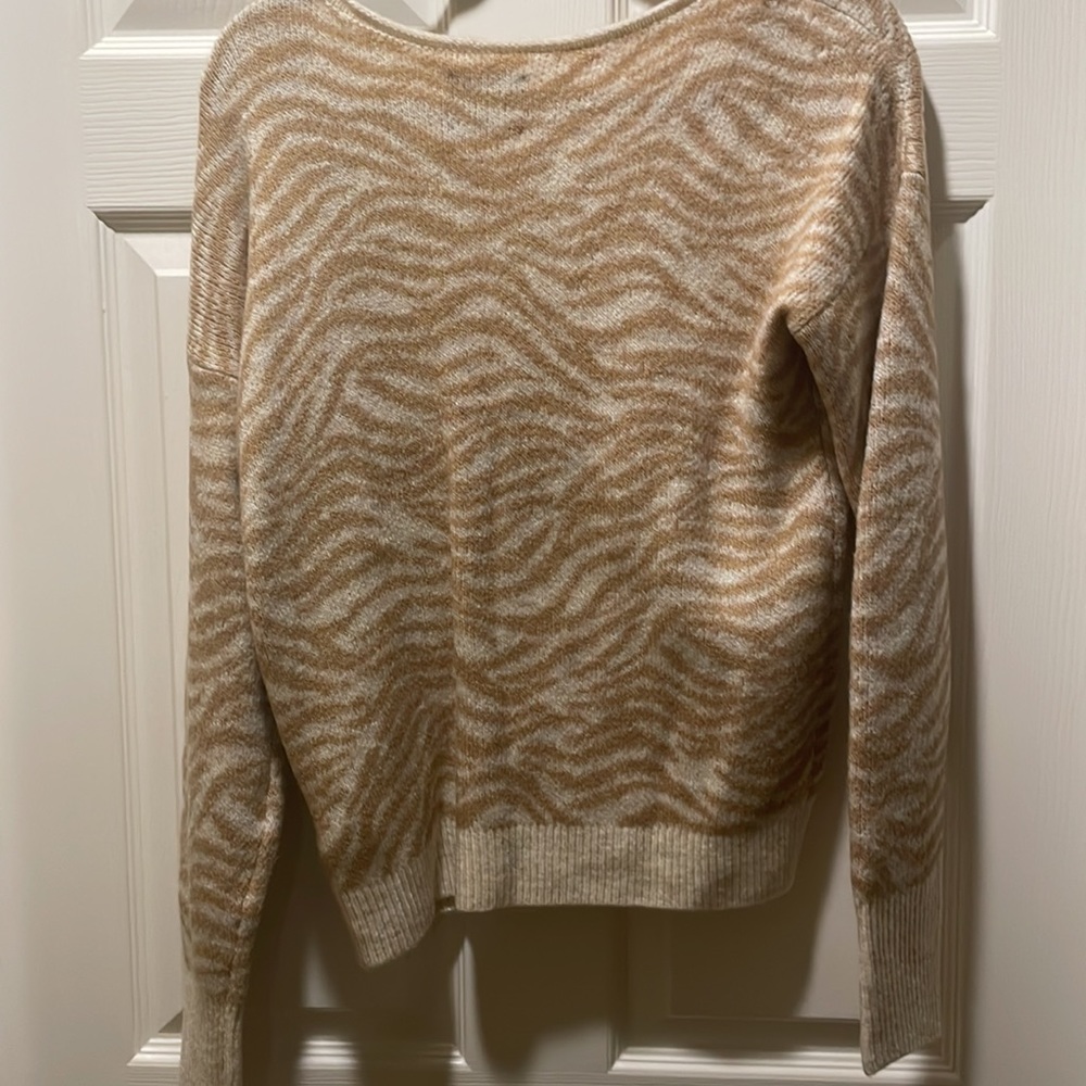 Abercrombie Soft Zebra Print Sweater. Nwot - image 3